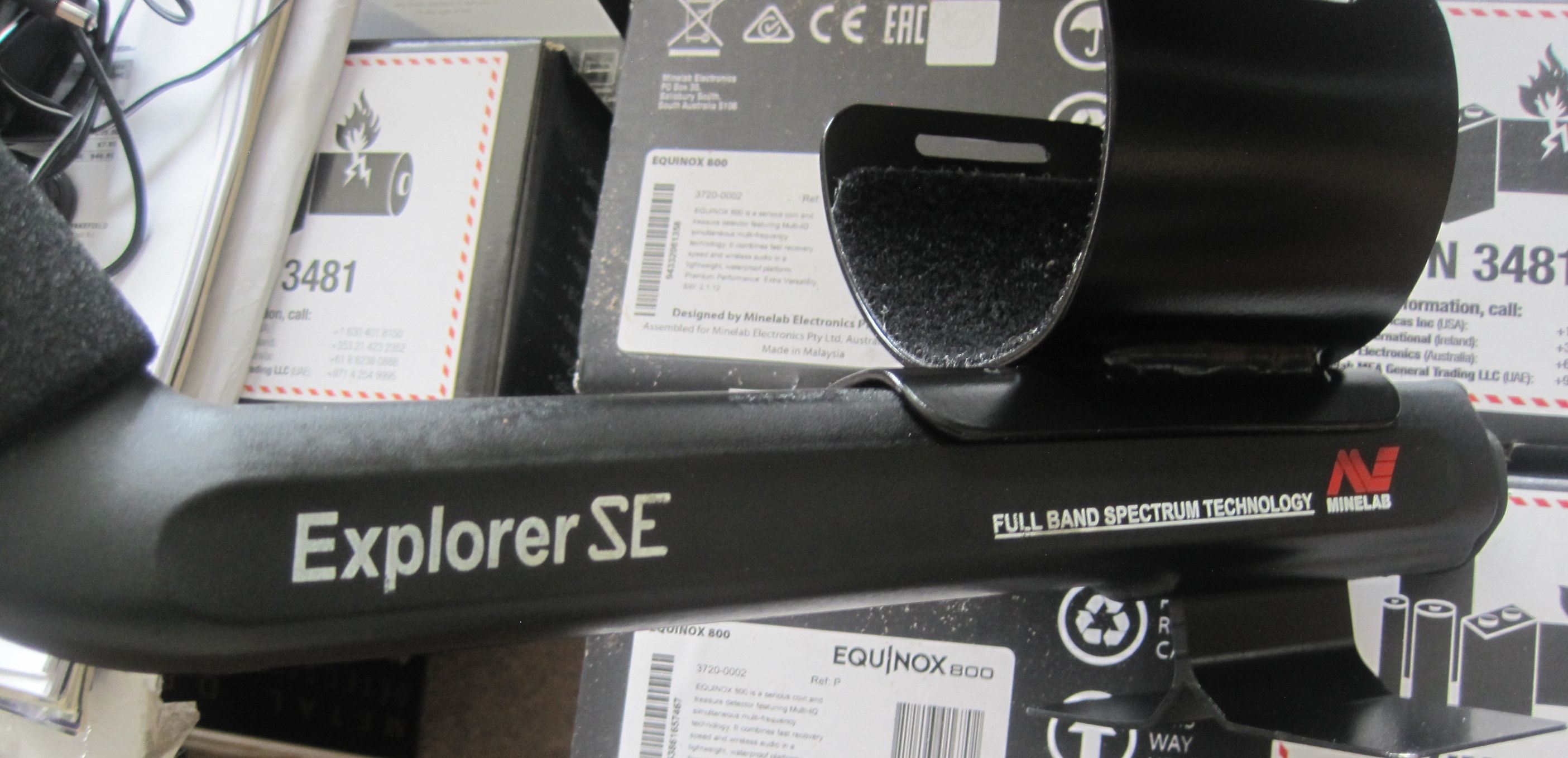 Minelab Explorer SE Pro Multi-Frequency Metal Detector Deep Coins, Relics, Beach