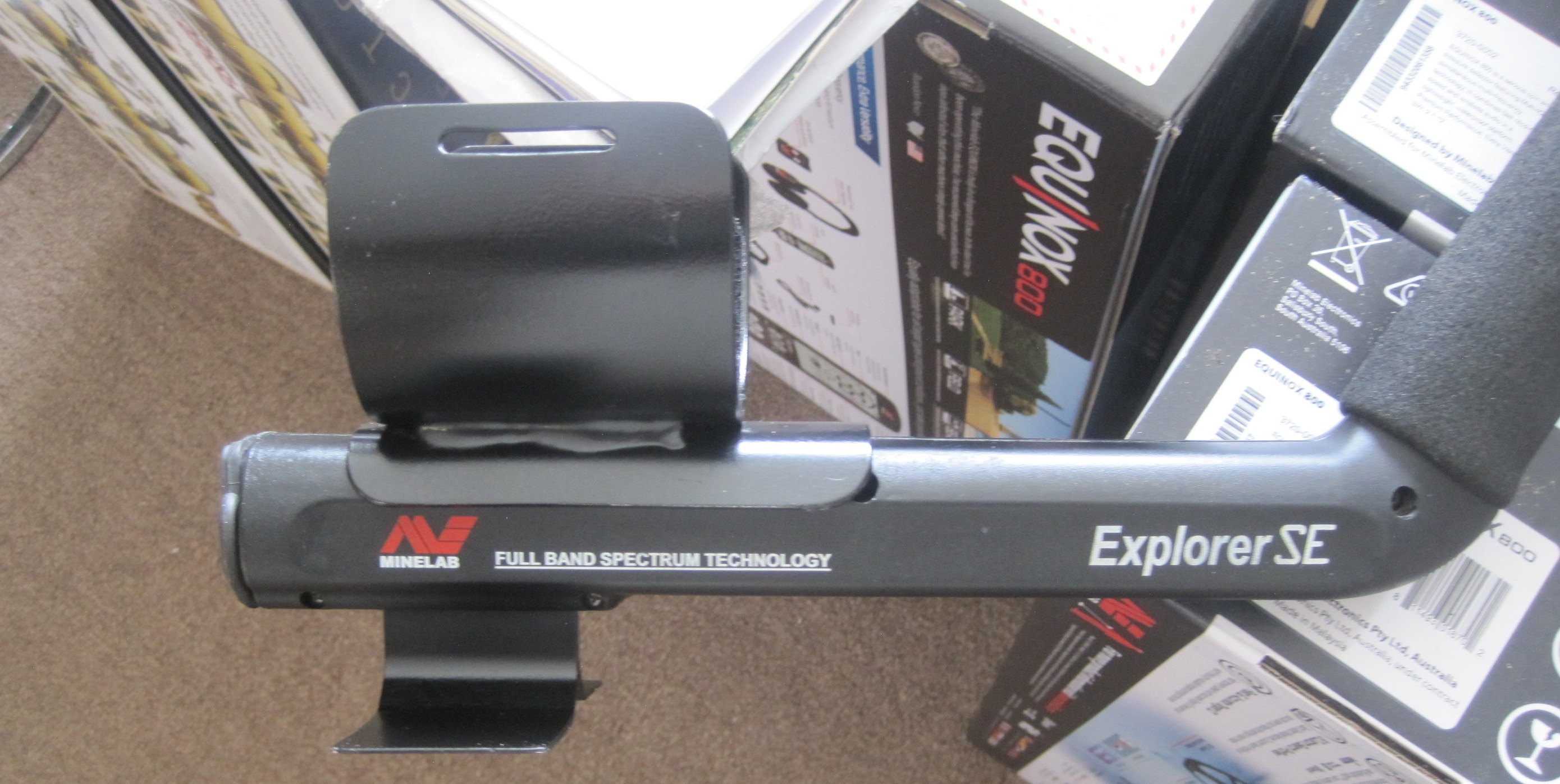 Minelab Explorer SE Pro Multi-Frequency Metal Detector Deep Coins, Relics, Beach