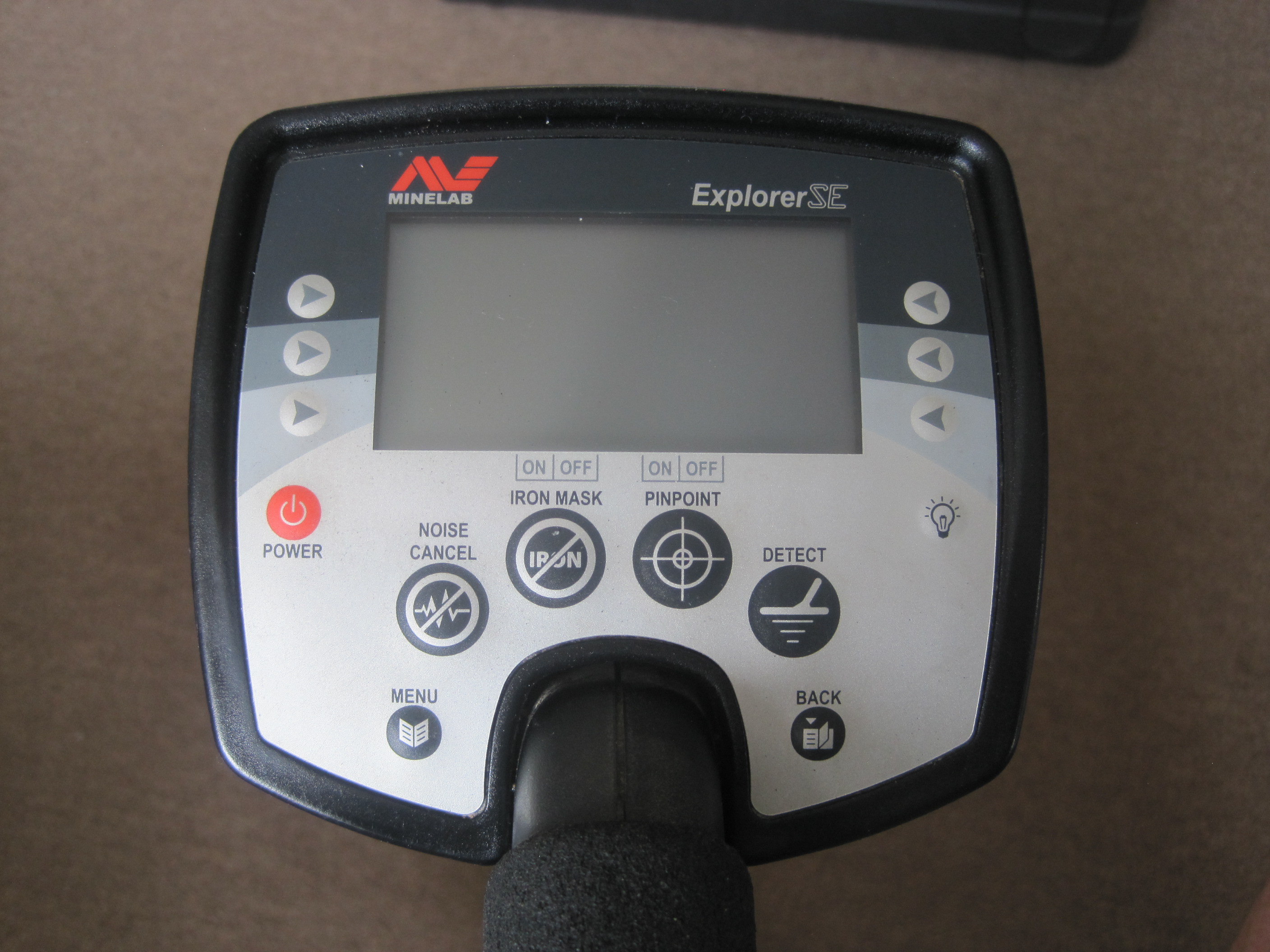 Minelab Explorer SE Pro Multi-Frequency Metal Detector Deep Coins, Relics, Beach