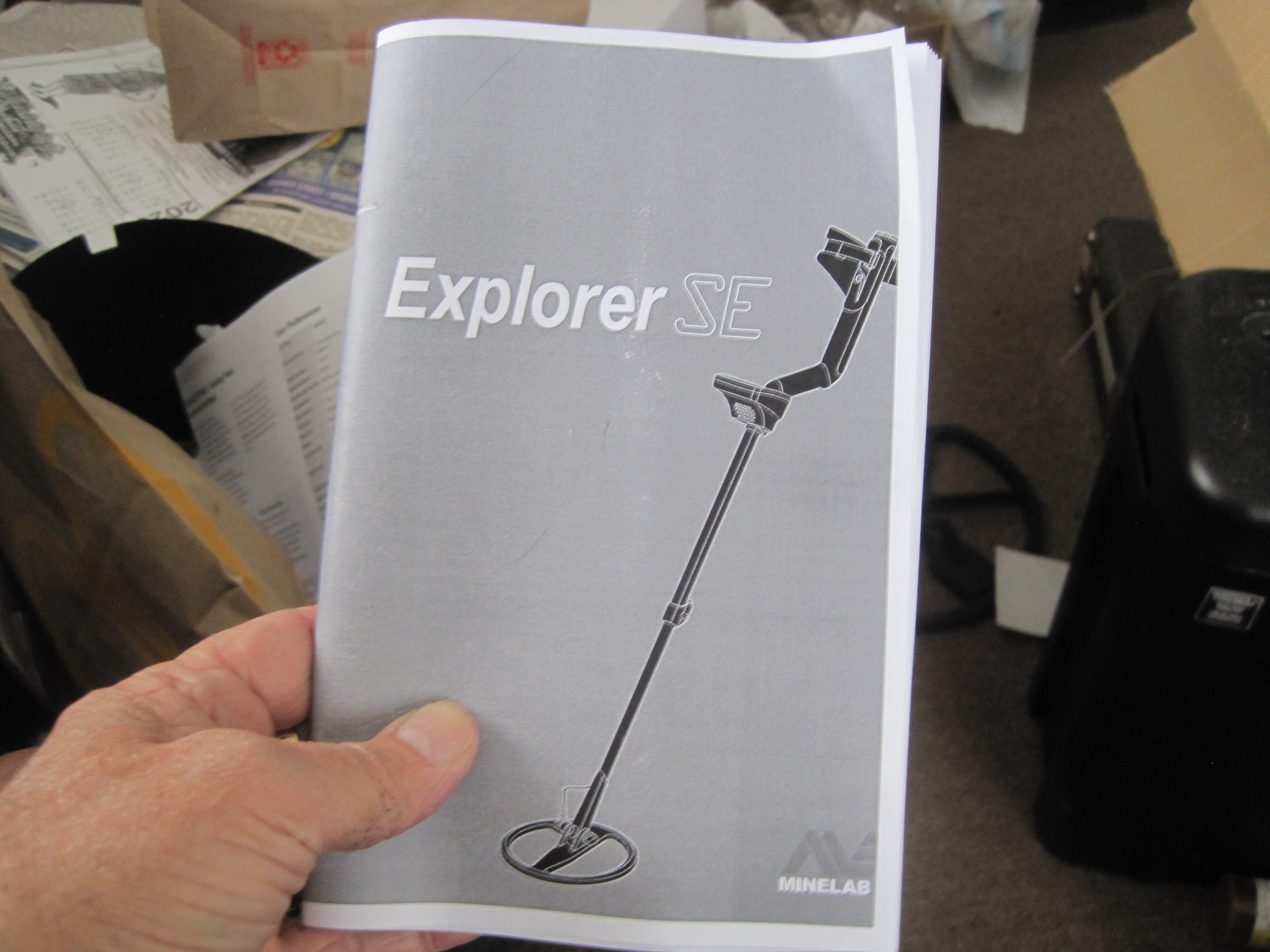 Minelab Explorer SE Pro Multi-Frequency Metal Detector Deep Coins, Relics, Beach